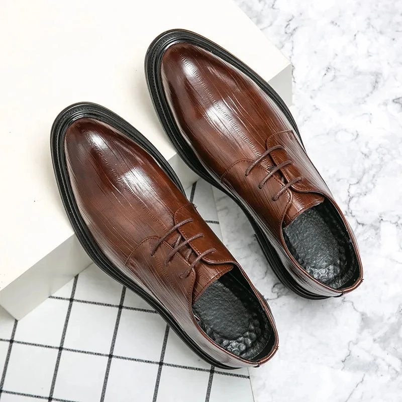 Men's Leather Shoes New Fashion Leisure Inner Heighten Light And Comfortable Business Dress Shoes Leather Shoes Single Shoes
Men's Leather Shoes New Fashion Leisure Inner Heighten Light And Comfortable Business Dress Shoes Leather Shoes Single Shoes