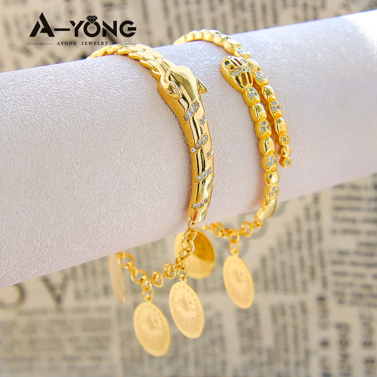 AYONG Gold Color Snake Bracelet 21k Gold Coin Bangle Pendant Fashion Charm Bangles With Zircon African Middle Eastern Jewelry
AYONG Gold Color Snake Bracelet 21k Gold Coin Bangle Pendant Fashion Charm Bangles With Zircon African Middle Eastern Jewelry