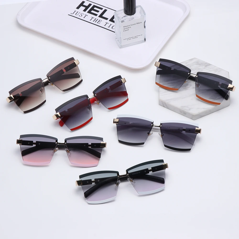 Fashion Candy Color Oversized Square Metal Sunglasses for Women Rimless Frame Sunglasses Gradient Travel Eyewear UV400
Fashion Candy Color Oversized Square Metal Sunglasses for Women Rimless Frame Sunglasses Gradient Travel Eyewear UV400