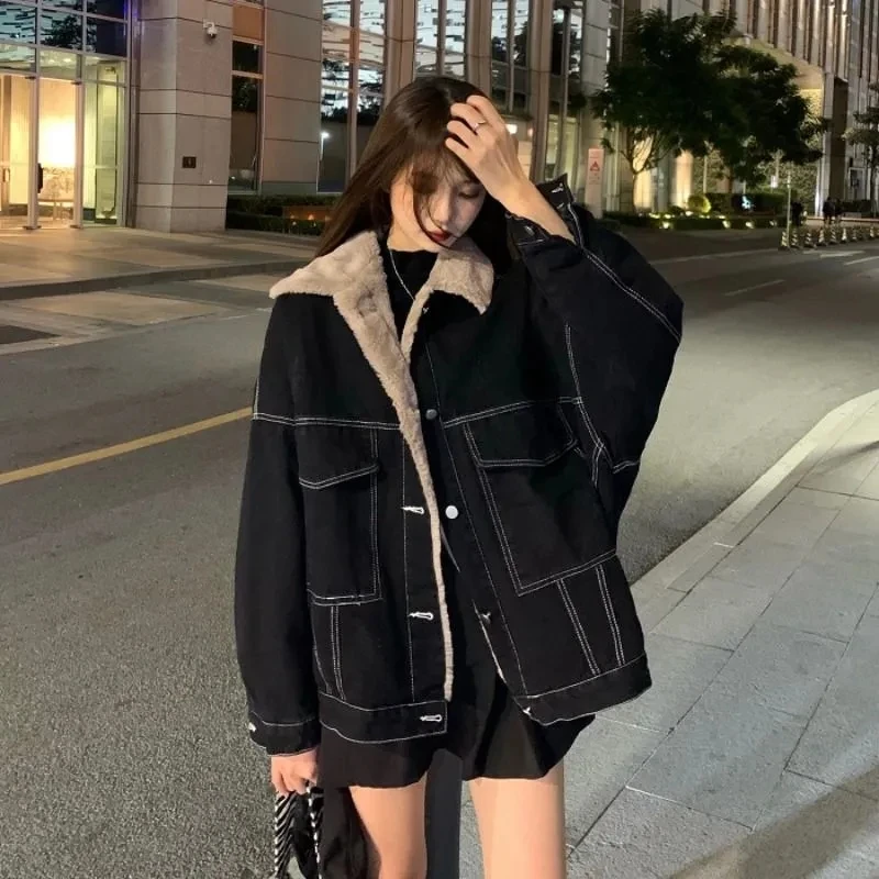 Women's Plus Velvet Denim Jacket 2023 New Winter Warm Thick Denim Cotton Coat Korean Loose Fur Collar Jacket Winter Coat
Women's Plus Velvet Denim Jacket 2023 New Winter Warm Thick Denim Cotton Coat Korean Loose Fur Collar Jacket Winter Coat