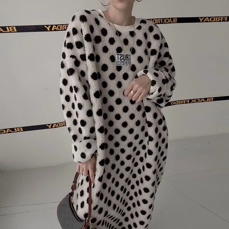 Женское прямое Макси-платье в горошек Koamissa, в стиле ретро, с длинным рукавом и круглым вырезом, модное шикарное корейское весеннее платье дл... 
Женское прямое Макси-платье в горошек Koamissa, в стиле ретро, с длинным рукавом и круглым вырезом, модное шикарное корейское весеннее платье дл...