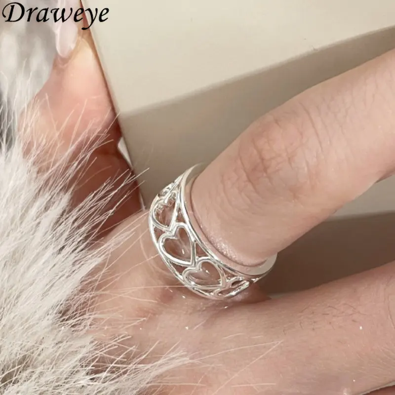 Draweye Hollow Out Heart Jewelry for Women Metal Elegant Korean Fashion Cuff Rings Sweet Forefinger Cute Anillos Mujer
Draweye Hollow Out Heart Jewelry for Women Metal Elegant Korean Fashion Cuff Rings Sweet Forefinger Cute Anillos Mujer
