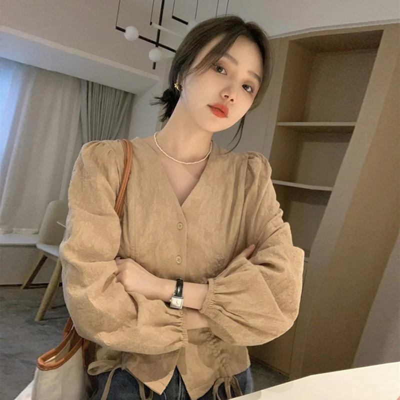 New Autumn And Winter 2022 New Women's Dress French Temperament Shirt Women's Chic Short Design Sense Niche Top
New Autumn And Winter 2022 New Women's Dress French Temperament Shirt Women's Chic Short Design Sense Niche Top