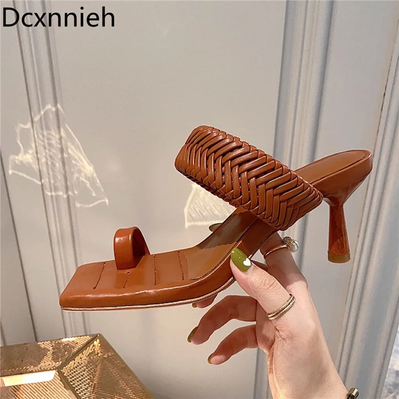 Summer New Square Toe Split Toe Woven Real Leather Women Slippers One Strap Thin High Heel Shoes Party Simple Slipper Woman 2022
Summer New Square Toe Split Toe Woven Real Leather Women Slippers One Strap Thin High Heel Shoes Party Simple Slipper Woman 2022