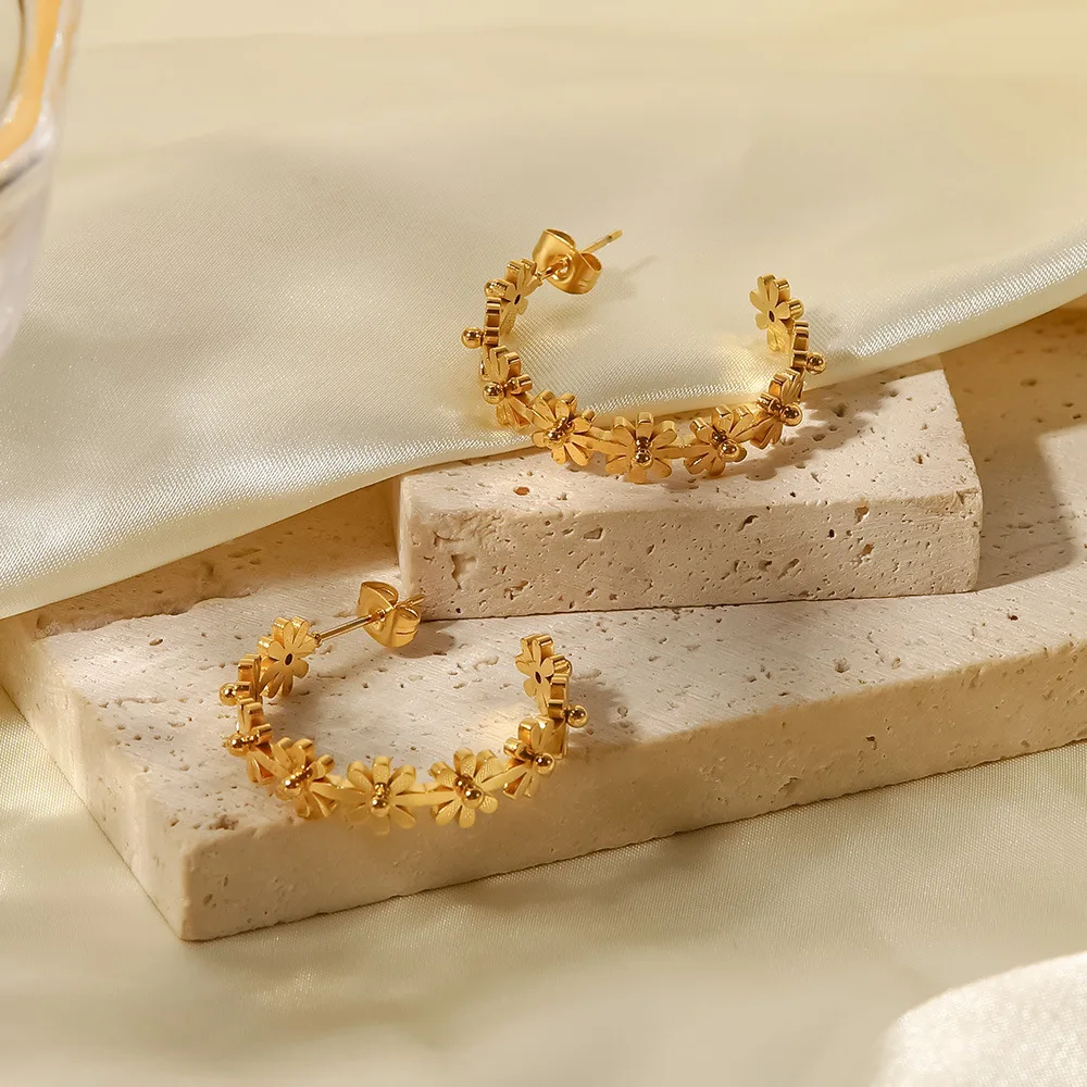 DEAR-LIFE New titanium steel earrings gold-plated small flower C-shaped hoop earrings light luxury jewelry 
DEAR-LIFE New titanium steel earrings gold-plated small flower C-shaped hoop earrings light luxury jewelry