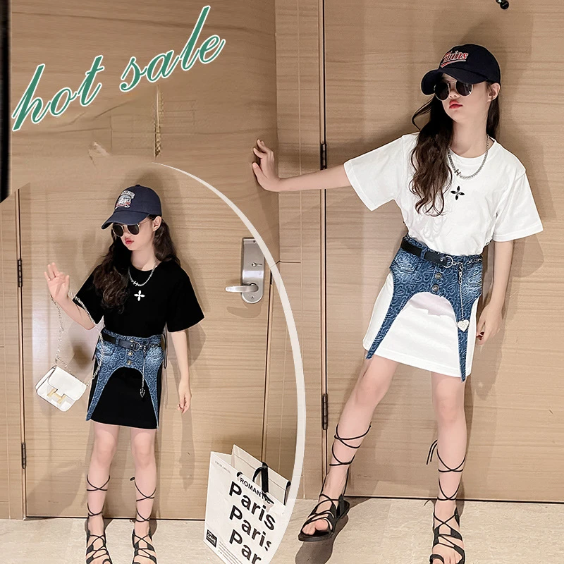 2022 summer new personalized children's skirt girls printed T-shirt skirt two-piece fashion suit
2022 summer new personalized children's skirt girls printed T-shirt skirt two-piece fashion suit