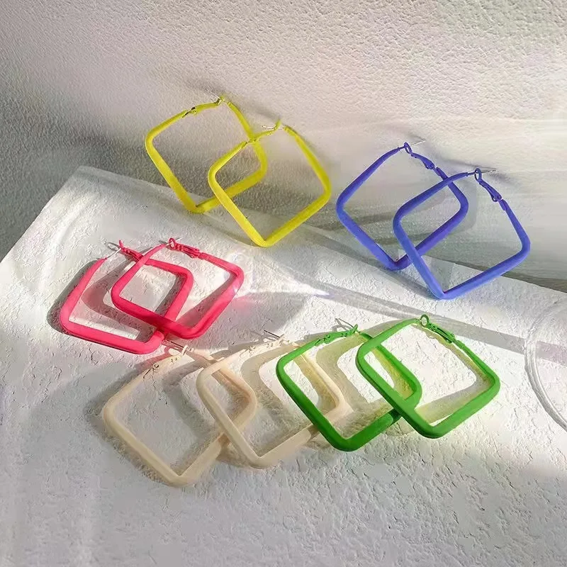 Korean Style Metal Spray Paint Circle Simple Earrings New Sterling Silver Needle Fluorescent Color Stylish Harajuku Fashion 2022
Korean Style Metal Spray Paint Circle Simple Earrings New Sterling Silver Needle Fluorescent Color Stylish Harajuku Fashion 2022