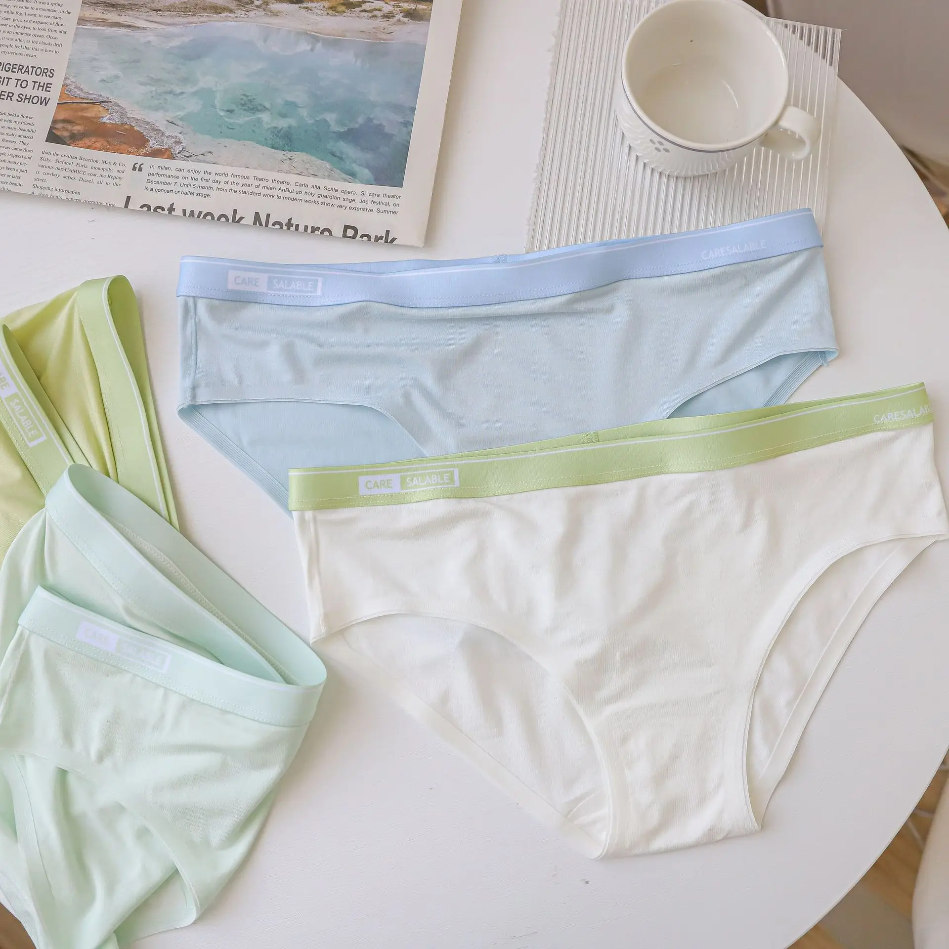 Soft 60s Modal fresh Seamless Panties women Traceless lingerie Mid-rise briefs NC8376
Soft 60s Modal fresh Seamless Panties women Traceless lingerie Mid-rise briefs NC8376