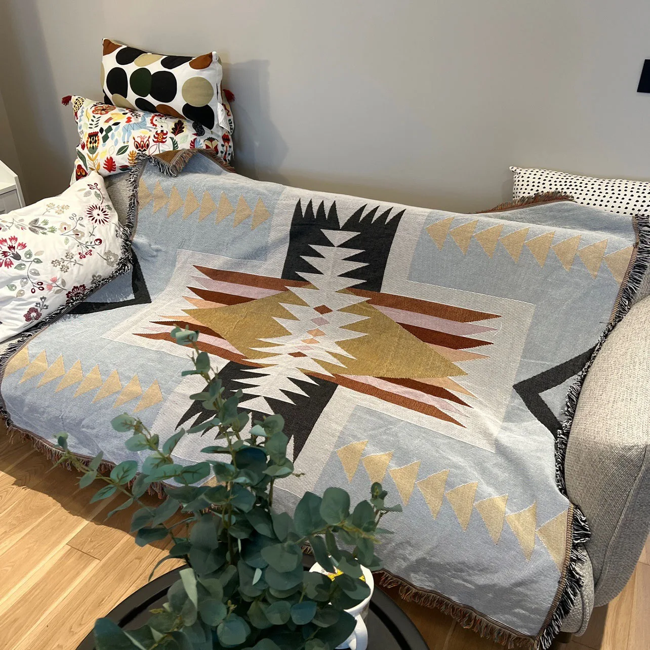 Tribal Blankets Indian Outdoor Rugs Camping Picnic Blanket Boho Decorative Bed Cocer Plaid Sofa Mats Travel Rug Tassels tapestry
Tribal Blankets Indian Outdoor Rugs Camping Picnic Blanket Boho Decorative Bed Cocer Plaid Sofa Mats Travel Rug Tassels tapestry