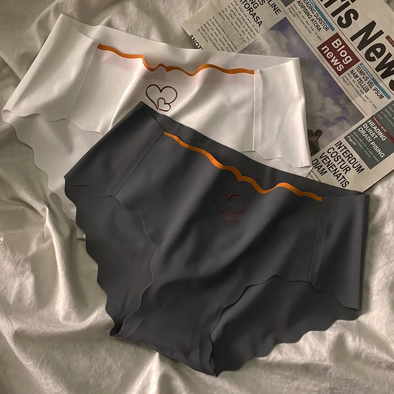 Traceless mid-rise ice silk panties for young ladies high value sexy cute plus-size briefs toe lingerie sexy lingerie
Traceless mid-rise ice silk panties for young ladies high value sexy cute plus-size briefs toe lingerie sexy lingerie