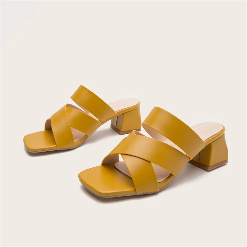 Women slippers2022 New style one word belt thick heel medium heel slippers for women's outer wear Heels
Women slippers2022 New style one word belt thick heel medium heel slippers for women's outer wear Heels