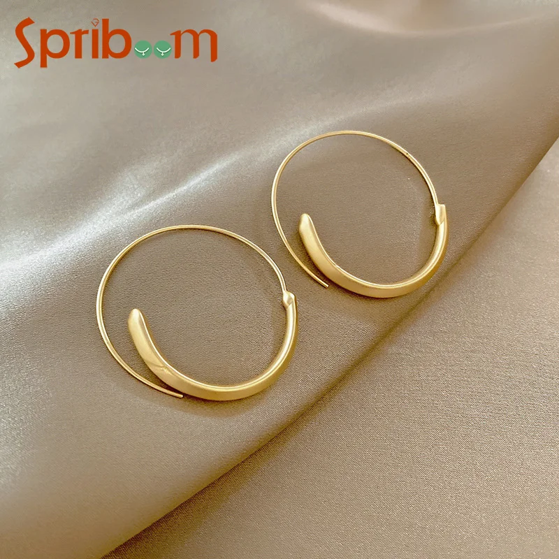Classic Hoop Earrings for Women Frosted Metal Hyperbole Earring Female Vintage Jewelry Round Ear Ring Temperament Accessories
Classic Hoop Earrings for Women Frosted Metal Hyperbole Earring Female Vintage Jewelry Round Ear Ring Temperament Accessories
