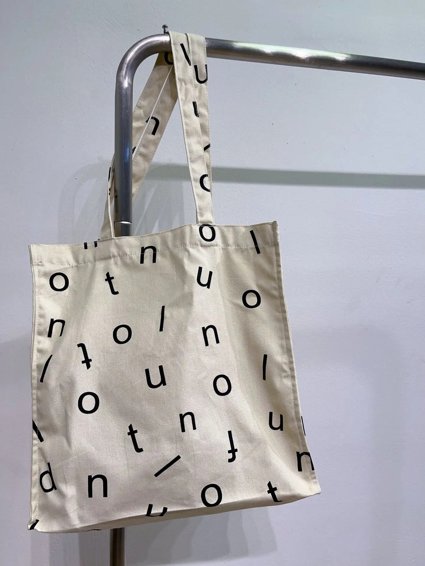 Женская Холщовая Сумка через плечо, Повседневная сумка для покупок с буквенным принтом в Корейском стиле, из хлопчатобумажной ткани для девочек 
Женская Холщовая Сумка через плечо, Повседневная сумка для покупок с буквенным принтом в Корейском стиле, из хлопчатобумажной ткани для девочек