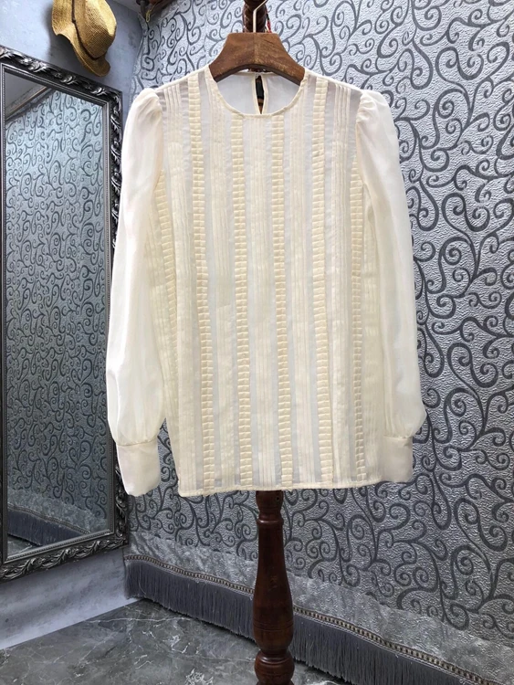 2022 new women fashion round neck pleated vertical strip color matching decorative long-sleeved all-match top 221
2022 new women fashion round neck pleated vertical strip color matching decorative long-sleeved all-match top 221