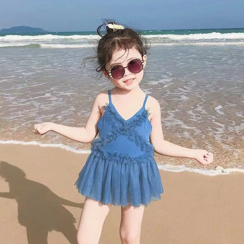 2022 new summer children's swimwear girls dress cute princess hot spring girls fashion swimsuit
2022 new summer children's swimwear girls dress cute princess hot spring girls fashion swimsuit