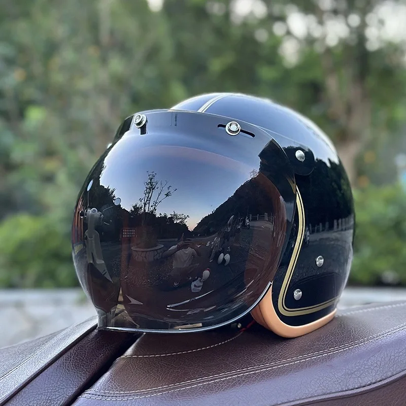 Классический красный и белый цвет, комбинированный шлем в стиле ретро с открытым лицом, оригинальное мотоциклетное снаряжение 3/4 для круизеров 
Классический красный и белый цвет, комбинированный шлем в стиле ретро с открытым лицом, оригинальное мотоциклетное снаряжение 3/4 для круизеров