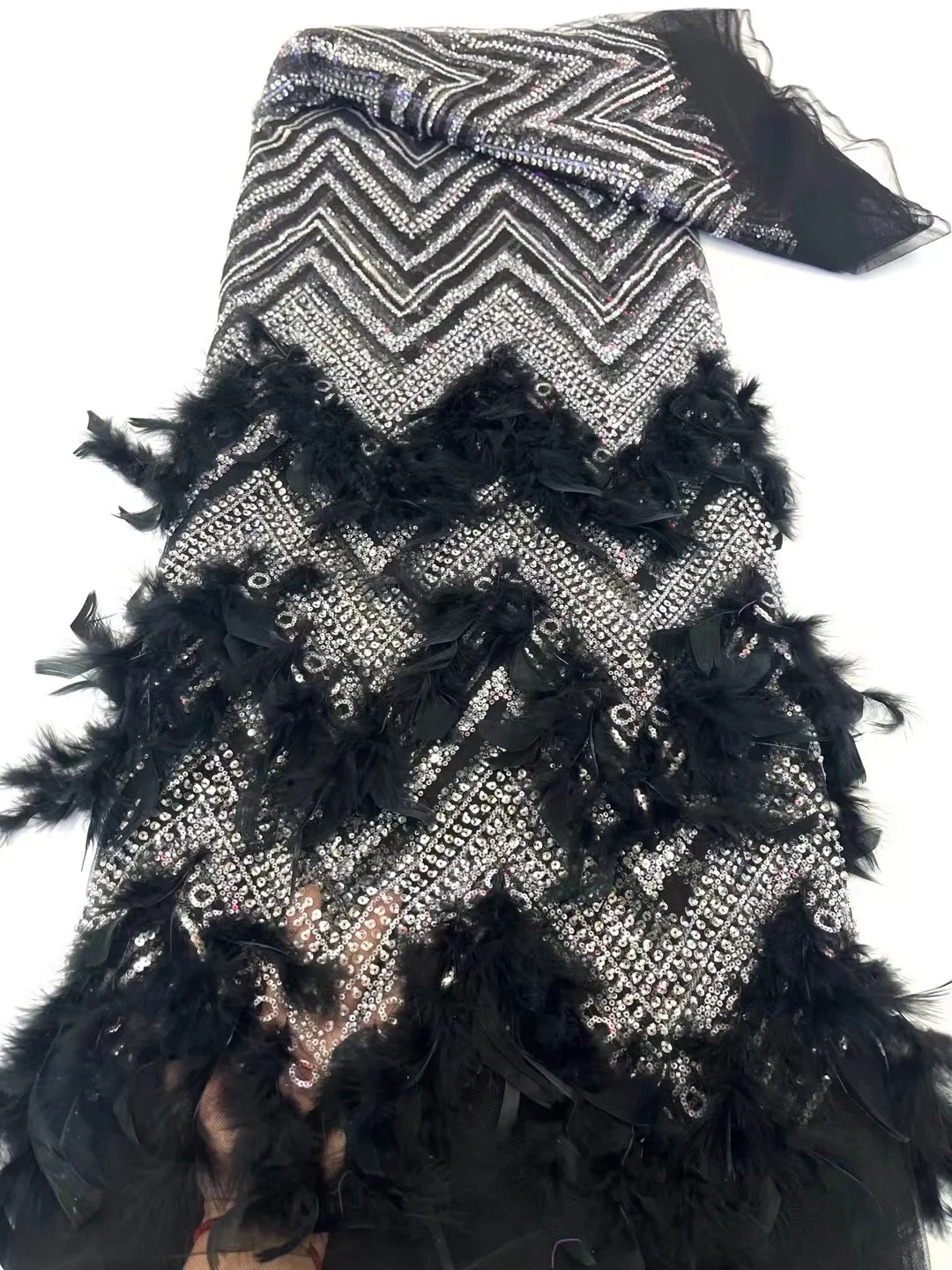 High -End Luxury Catwalk French Mesh Feather Beaded Lace Fabric African With Sequin Colored Gemstone Fabric For Wedding Dress
High -End Luxury Catwalk French Mesh Feather Beaded Lace Fabric African With Sequin Colored Gemstone Fabric For Wedding Dress