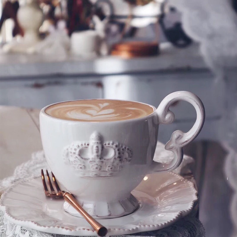 Винтажная керамическая тарелка
Винтажная керамическая тарелка