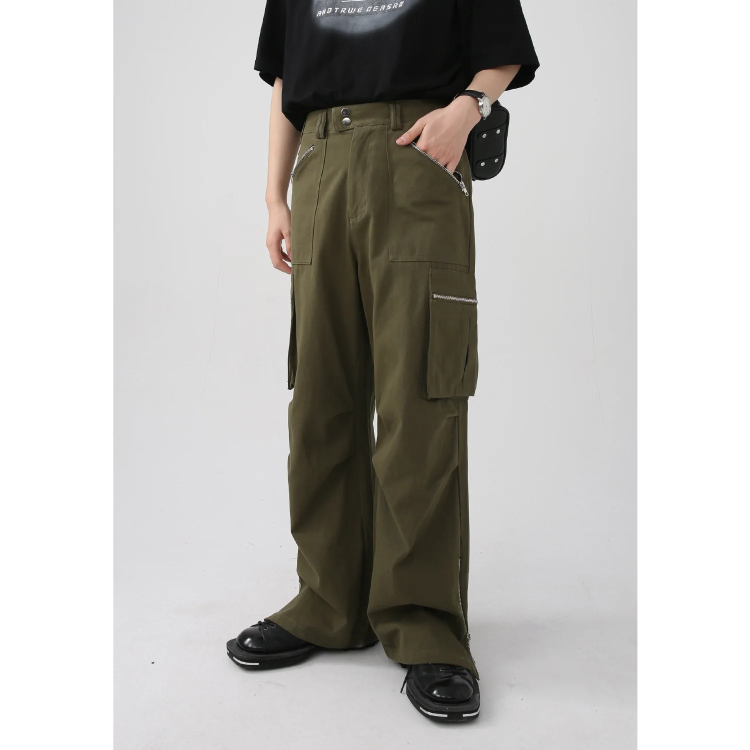 2023 Summer Men's Clothing | New Korean Version Loose Fitting Trendy Vibe Work Bag Zipper Casual Pants for Men
2023 Summer Men's Clothing | New Korean Version Loose Fitting Trendy Vibe Work Bag Zipper Casual Pants for Men