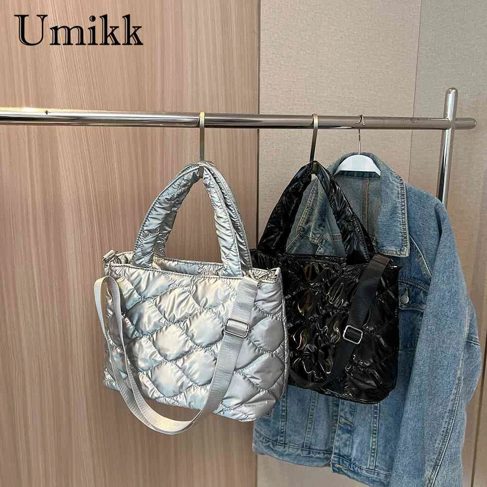 Женские пуховые сумки, однотонная нейлоновая сумка-шоппер с хлопковой подкладкой, Повседневная зимняя модная стеганая большая женская сумка-тоут на молнии
Женские пуховые сумки, однотонная нейлоновая сумка-шоппер с хлопковой подкладкой, Повседневная зимняя модная стеганая большая женская сумка-тоут на молнии