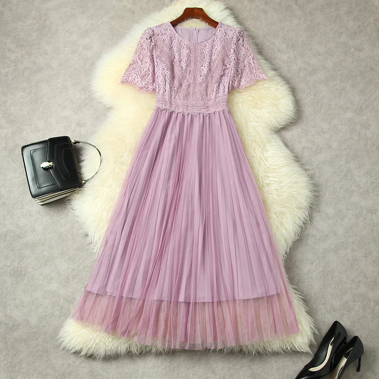 European and American women's wear spring 2022 new Short sleeve round collar lace stitching pleats Fashionable slim dress
European and American women's wear spring 2022 new Short sleeve round collar lace stitching pleats Fashionable slim dress