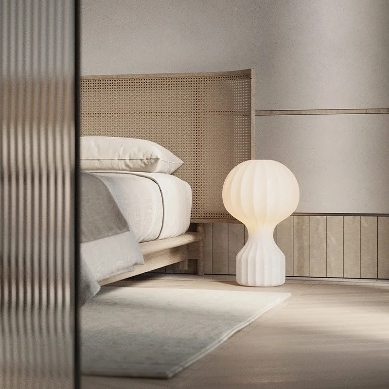 Italy Gatto Silk Table Lamp Modern Minimalist Hotel Showroom Japanese-style Study Creative Bedroom Decoration Bedside Lamp LED
Italy Gatto Silk Table Lamp Modern Minimalist Hotel Showroom Japanese-style Study Creative Bedroom Decoration Bedside Lamp LED