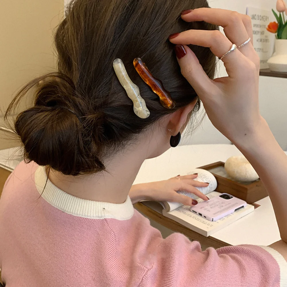 Girls Wavy Hair Clip Female Side Bangs Clip Fashion Beautiful Clip Personality Headdress Word Clip Hair Clip Hair Accessories
Girls Wavy Hair Clip Female Side Bangs Clip Fashion Beautiful Clip Personality Headdress Word Clip Hair Clip Hair Accessories
