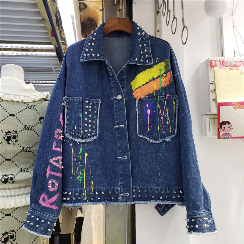 Streetwear Fashion Heavy Work Rivet Beaded Graffiti Letter Frayed Burrs Women Denim Jacket Spring Autumn Casual Short Outerwear
Streetwear Fashion Heavy Work Rivet Beaded Graffiti Letter Frayed Burrs Women Denim Jacket Spring Autumn Casual Short Outerwear