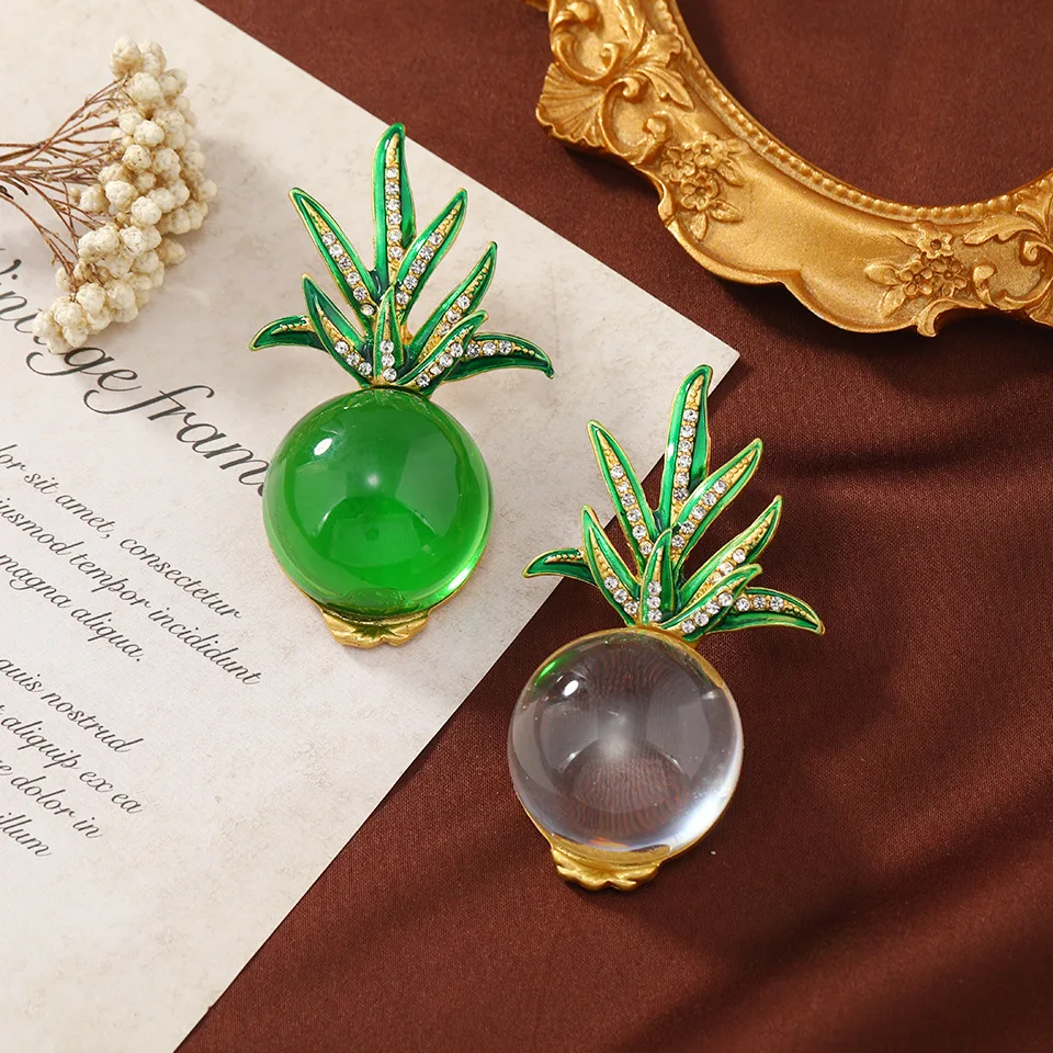 

Creative Transparent Big Pineapple Brooch Women's Fashion Simple Fruit Pins Badges Coat Corsage for Women Banquet Decoration