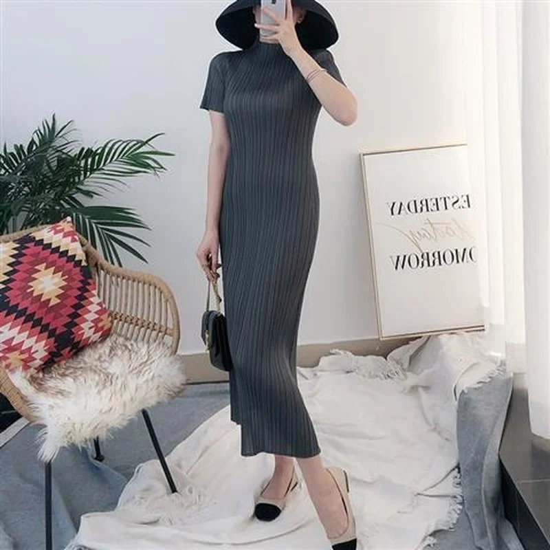Dress women full of folds wind in the long dress spring spring 2021 new female light short sleeve mature temperament solid tops
Dress women full of folds wind in the long dress spring spring 2021 new female light short sleeve mature temperament solid tops