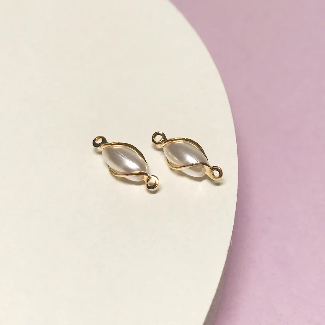 DIY Fashion Earrings Accessories White Imitation Pearl Rice Beads Double Hanging Connectors Charms for Jewelry Making
DIY Fashion Earrings Accessories White Imitation Pearl Rice Beads Double Hanging Connectors Charms for Jewelry Making