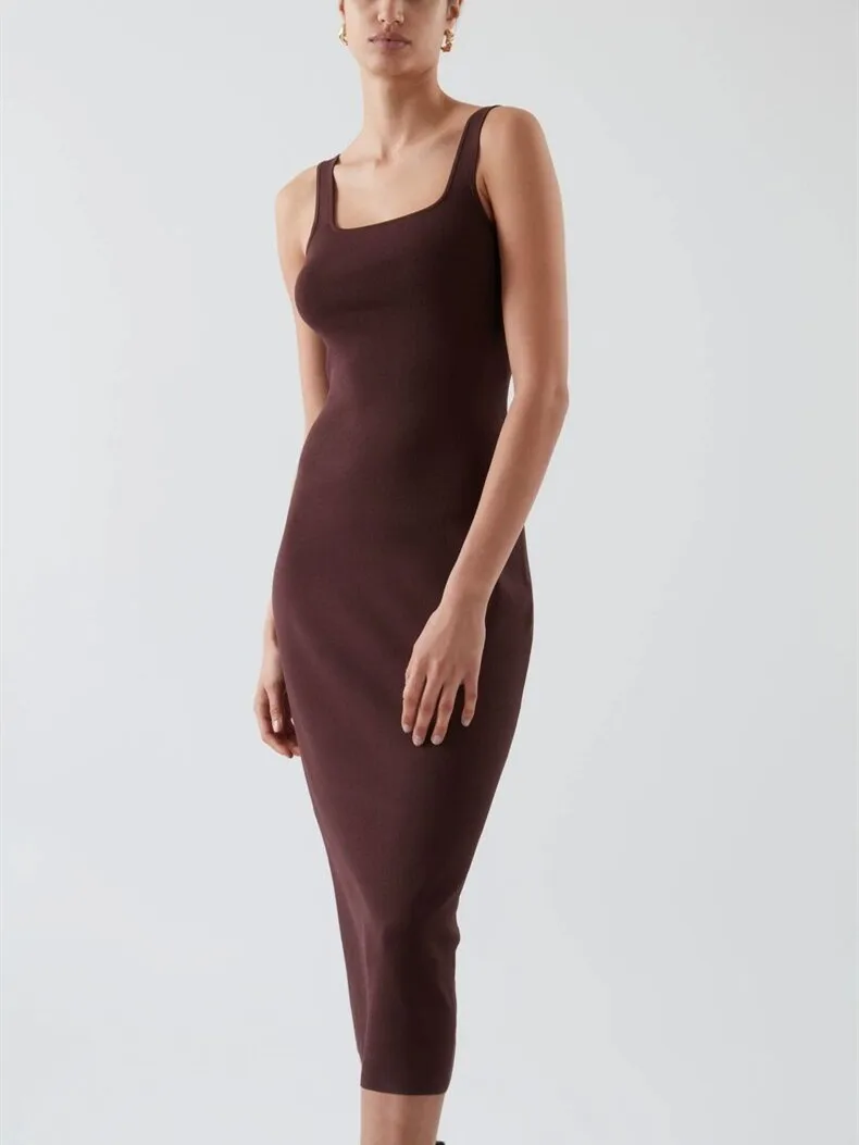 Women's Stretch Sleelvess Knitted Sling Dress High Waist Off-shoulder Casual Simple Female Knitwear Midi Robes
Women's Stretch Sleelvess Knitted Sling Dress High Waist Off-shoulder Casual Simple Female Knitwear Midi Robes