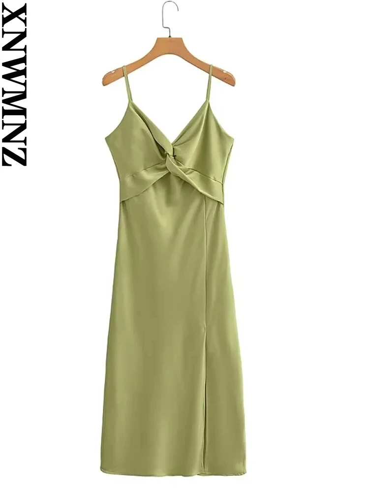XNWMNZ 2023 Women's Fashion French Retro Satin Thin Strap Dress Woman Holiday Style Side Split Female Chic Midi Dresses
XNWMNZ 2023 Women's Fashion French Retro Satin Thin Strap Dress Woman Holiday Style Side Split Female Chic Midi Dresses