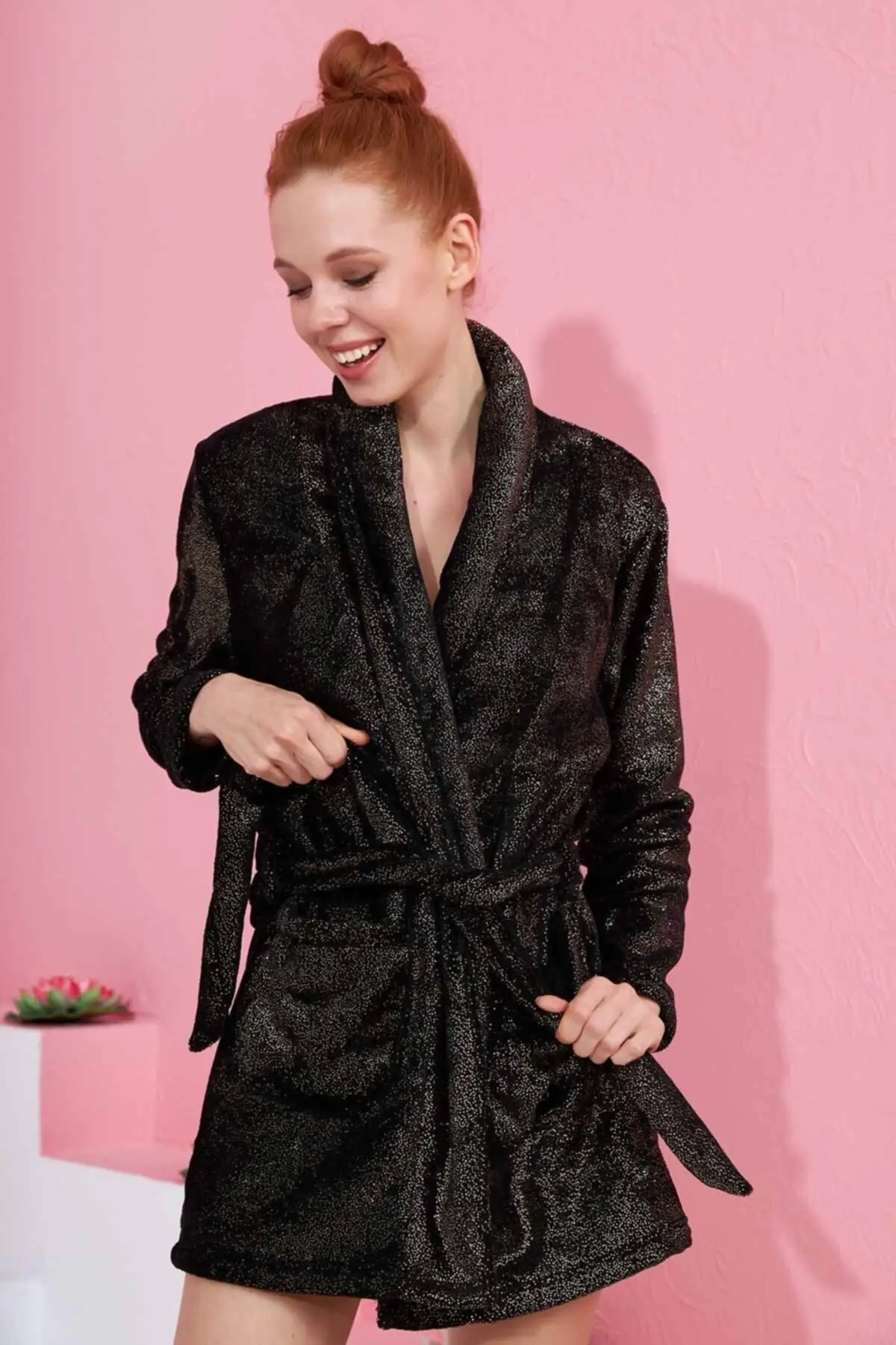 Dressing Gown Black Plush Fleece Fashion Robe Female Bathrobe Sexy Peignoir Kimono Bride Dressing Gown Gown Gown Gown 
Dressing Gown Black Plush Fleece Fashion Robe Female Bathrobe Sexy Peignoir Kimono Bride Dressing Gown Gown Gown Gown