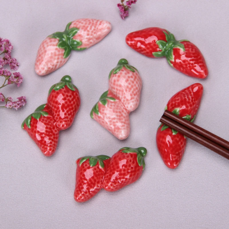 Japan and South Korea Fresh Strawberry Chopsticks Holder Fruit Ceramic Chopstick Holder Household Daily Tableware Small Ornament
Japan and South Korea Fresh Strawberry Chopsticks Holder Fruit Ceramic Chopstick Holder Household Daily Tableware Small Ornament