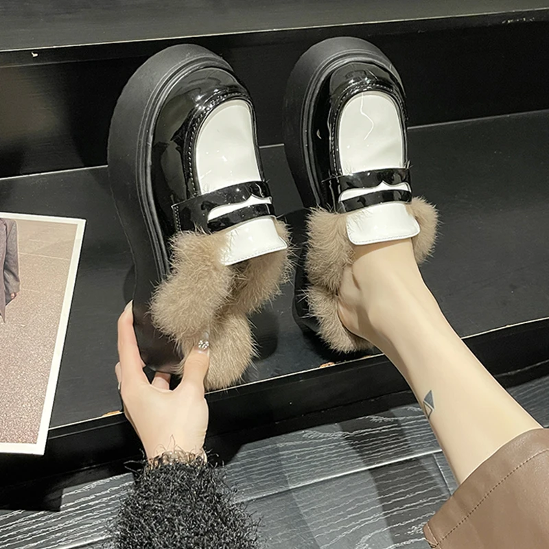 On A Wedge Shoes Winter Woman Slipper Slides Med Fur Flip Flops Female Mule Fashion Cover Toe Pantofle Platform Plush Mules Luxu
On A Wedge Shoes Winter Woman Slipper Slides Med Fur Flip Flops Female Mule Fashion Cover Toe Pantofle Platform Plush Mules Luxu