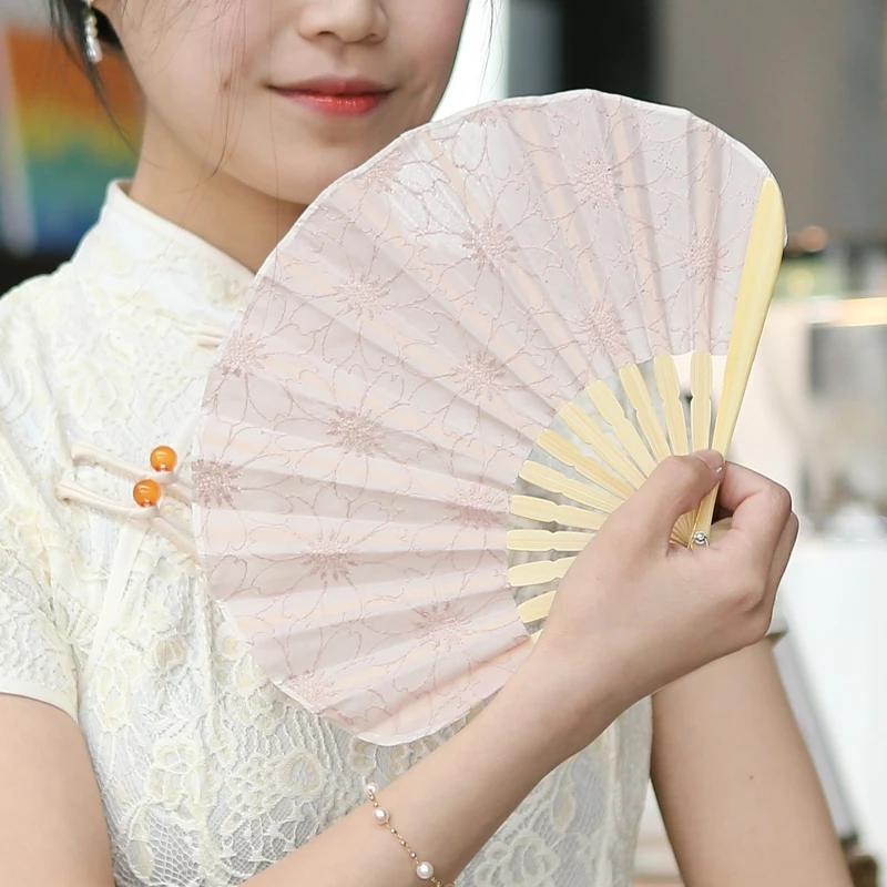 Mogan fan New Chinese gentle vintage style lady small fan Embroidered cotton shell fan daily fan with cheongsam 
Mogan fan New Chinese gentle vintage style lady small fan Embroidered cotton shell fan daily fan with cheongsam
