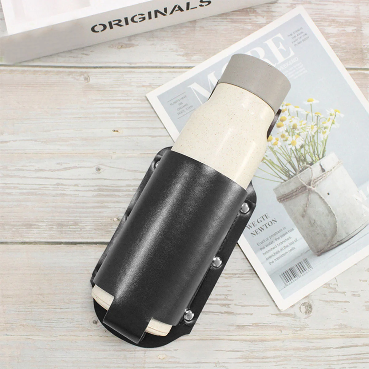 Pu Leather Beer Holsters Cowboy Style Beer Holsters Waist Beer Bottle Holder for Men
Pu Leather Beer Holsters Cowboy Style Beer Holsters Waist Beer Bottle Holder for Men