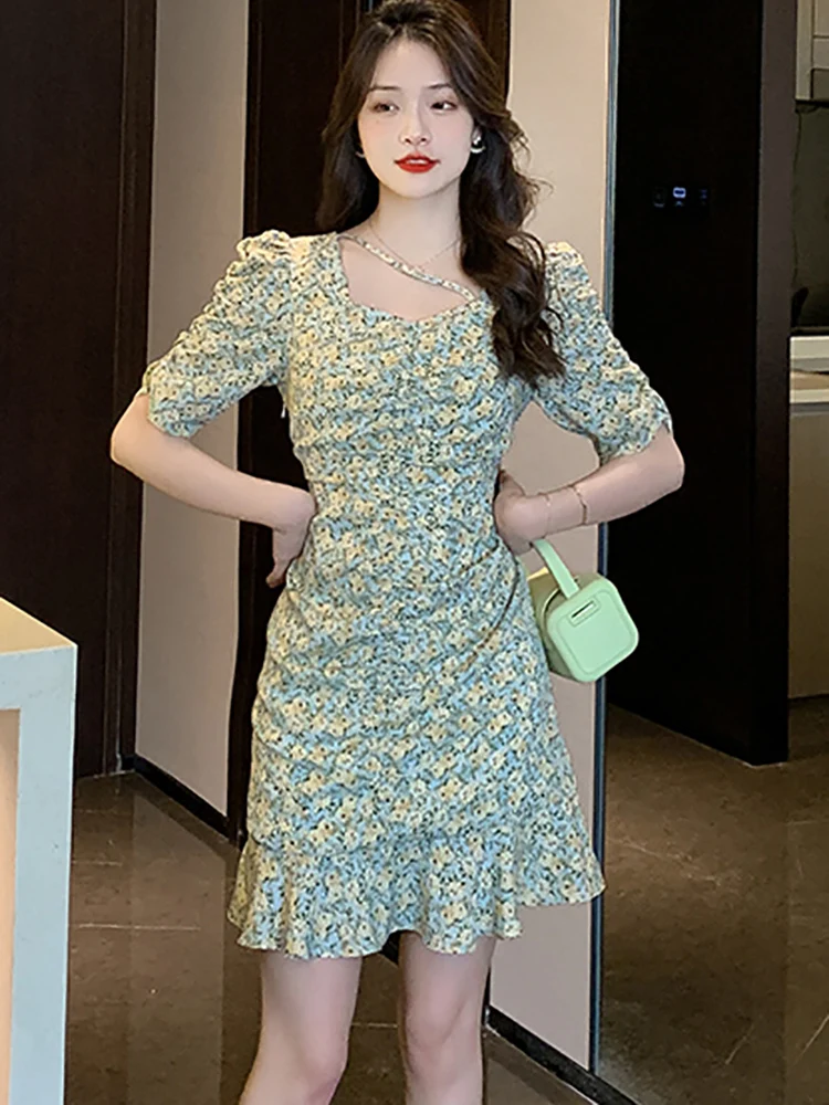 Women Floral Chic Pleated Ruffled Mini Dress Summer Short Sleeve Sqaure Collar Party Vestidos 2023 Elegant Bodycon Kawaii Dress
Women Floral Chic Pleated Ruffled Mini Dress Summer Short Sleeve Sqaure Collar Party Vestidos 2023 Elegant Bodycon Kawaii Dress
