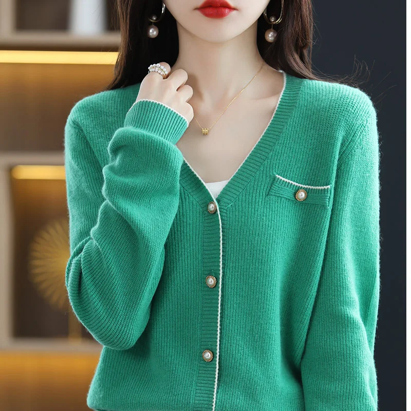 Color-blocking 100% pure wool knitted cardigan women's spring and autumn new thin girly cashmere V-neck sweater jacket
Color-blocking 100% pure wool knitted cardigan women's spring and autumn new thin girly cashmere V-neck sweater jacket
