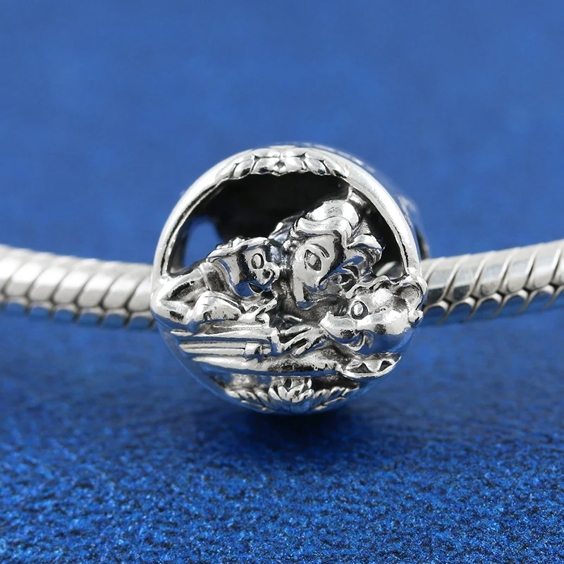 Браслет Pandora женский из серебра 925 пробы с танцующей подвеской с усовершенствованной текстурой
Браслет Pandora женский из серебра 925 пробы с танцующей подвеской с усовершенствованной текстурой