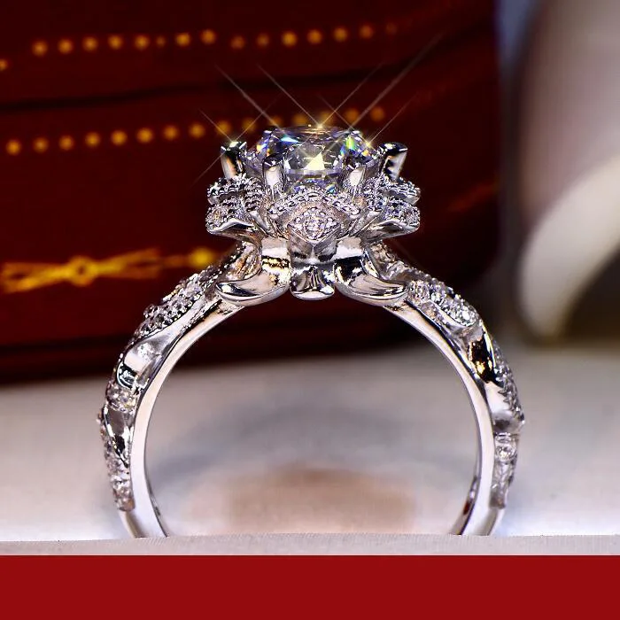 New Fashion Luxury Openwork Flowers Starry Couple Lady Ring Diamond Zircon Silver Plated Party Wedding Engagement Jewelry Gift
New Fashion Luxury Openwork Flowers Starry Couple Lady Ring Diamond Zircon Silver Plated Party Wedding Engagement Jewelry Gift