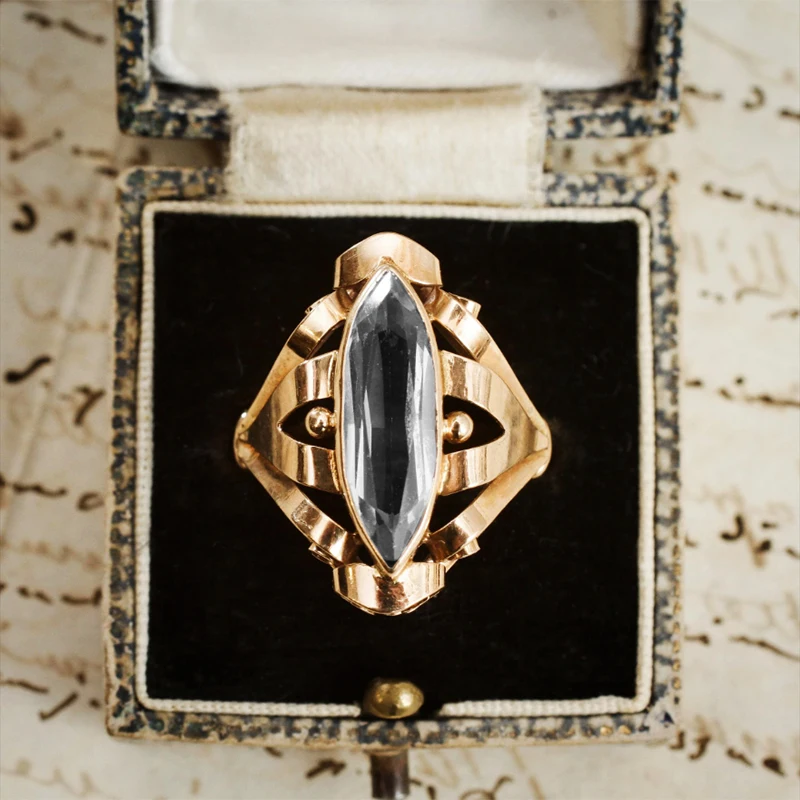 Modern Peculiar Vintage Blue Topaz Cocktail Dress Ring Retro Trendy Women Brilliant Bridal Wedding Ring Jewelry Accessories
Modern Peculiar Vintage Blue Topaz Cocktail Dress Ring Retro Trendy Women Brilliant Bridal Wedding Ring Jewelry Accessories