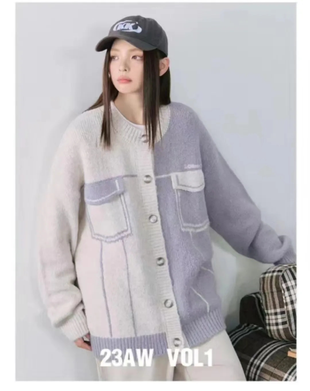 Fashion Colored Contrasting Sweater Jacket For Men and Women Autumn Winter 2023 New Loose Fitting Couple Knitted Cardigan X095
Fashion Colored Contrasting Sweater Jacket For Men and Women Autumn Winter 2023 New Loose Fitting Couple Knitted Cardigan X095