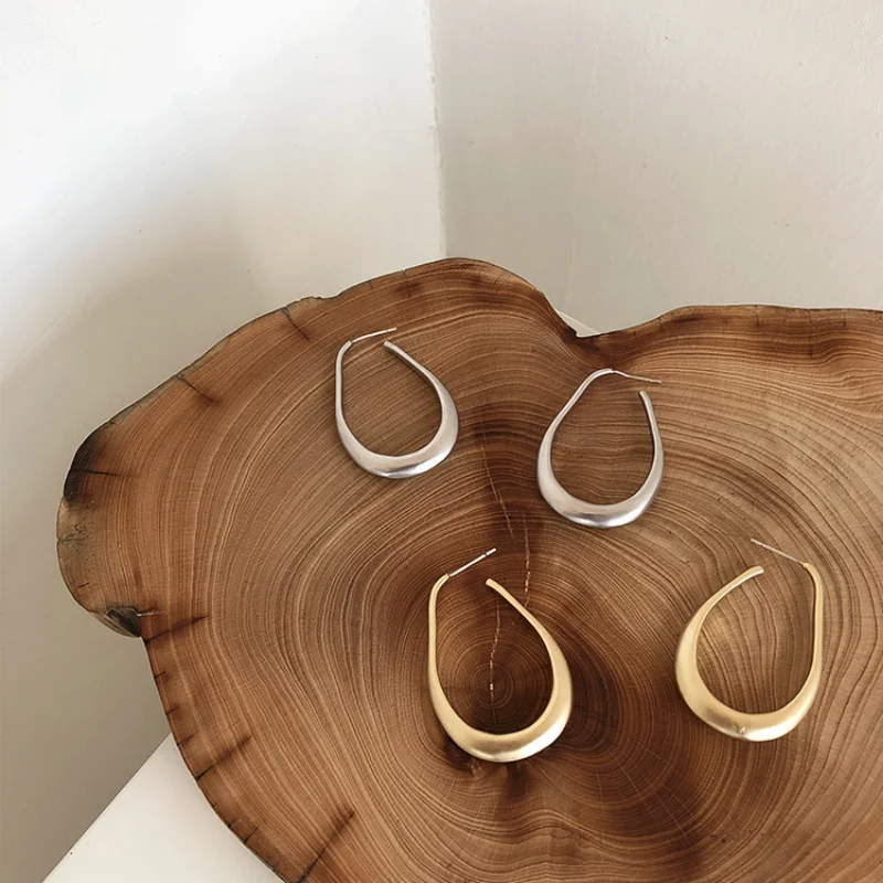 Minar Korean Japanese Opening Hoop Earring for Women Matte Gold Silver Color Oval Geometric Earrings Statement French Jewelry 
Minar Korean Japanese Opening Hoop Earring for Women Matte Gold Silver Color Oval Geometric Earrings Statement French Jewelry