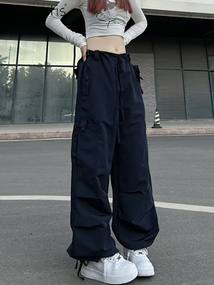 2023 Spring Summer Retro Cargo Pants Women Casual Loose Street Style Wide Pants Fashion Elastic Waist Straight Trousers
2023 Spring Summer Retro Cargo Pants Women Casual Loose Street Style Wide Pants Fashion Elastic Waist Straight Trousers