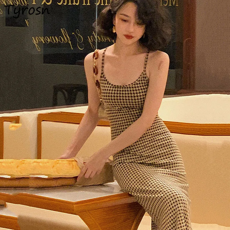 Женское облегающее платье без рукавов, привлекательное приталенное уличное платье на бретелях-спагетти в британском стиле, простая модная ... 
Женское облегающее платье без рукавов, привлекательное приталенное уличное платье на бретелях-спагетти в британском стиле, простая модная ...