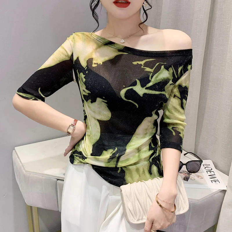 Женская Сетчатая футболка с круглым вырезом, универсальная тонкая эластичная футболка с принтом и полурукавами в европейском стиле, лето 2023
Женская Сетчатая футболка с круглым вырезом, универсальная тонкая эластичная футболка с принтом и полурукавами в европейском стиле, лето 2023