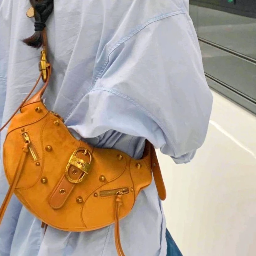 American Fashion Retro Large-capacity Crossbody Bag Woman Bag Large Capacity Tote Bag Storage Bag Wallet Hand Bags Purse
American Fashion Retro Large-capacity Crossbody Bag Woman Bag Large Capacity Tote Bag Storage Bag Wallet Hand Bags Purse
