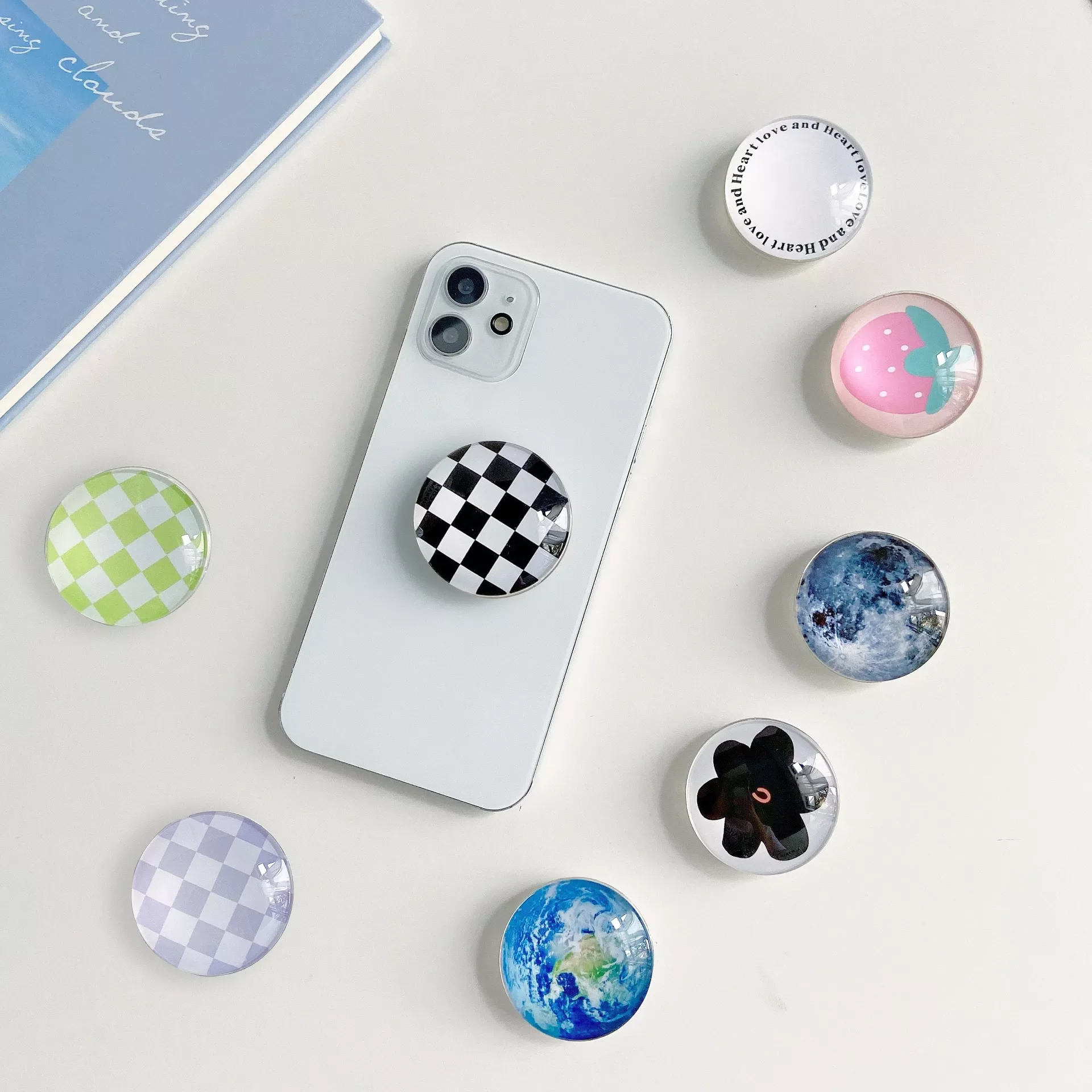 Korea Epoxy Ball Grip Tok Bracket For Mobile Phone Case Black and White Checkerboard Earth Moon Balls Griptok Ring Holder
Korea Epoxy Ball Grip Tok Bracket For Mobile Phone Case Black and White Checkerboard Earth Moon Balls Griptok Ring Holder